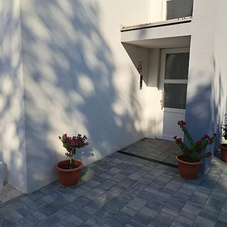 B & R Summer Breeze Apartments ニン エクステリア 写真