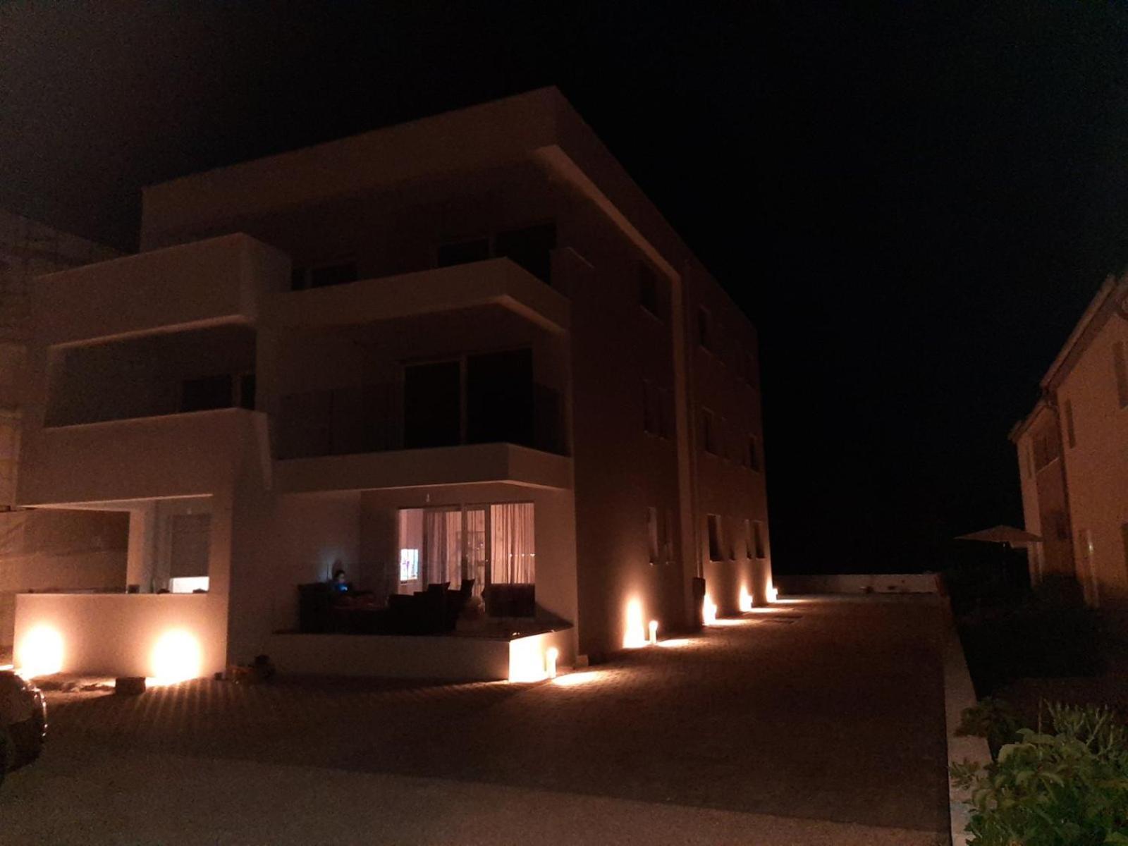 B & R Summer Breeze Apartments ニン エクステリア 写真
