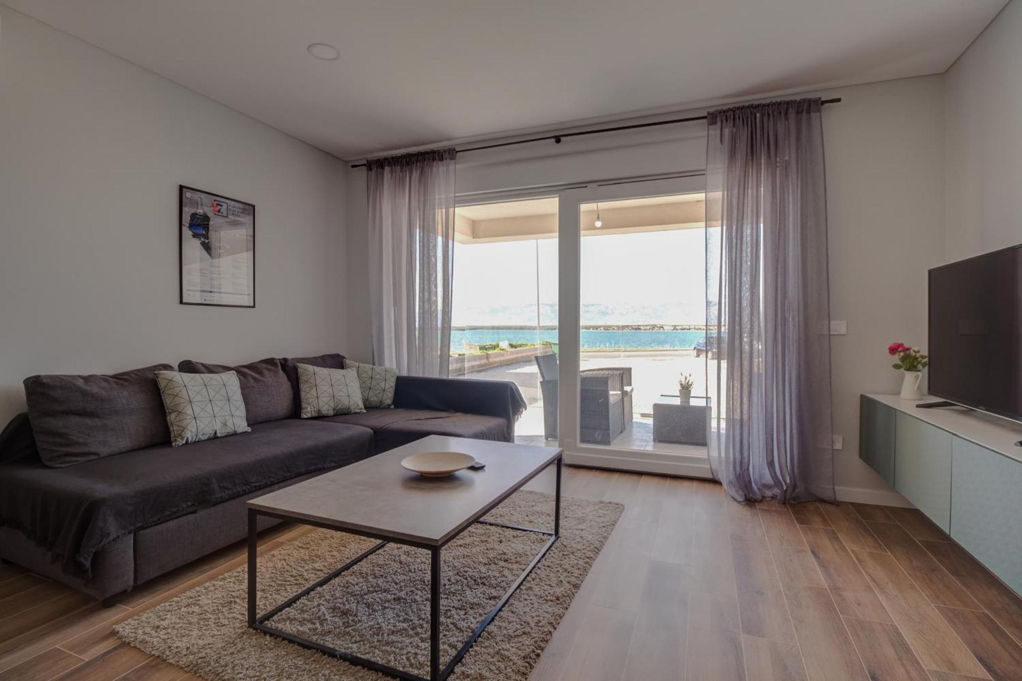 B & R Summer Breeze Apartments ニン エクステリア 写真