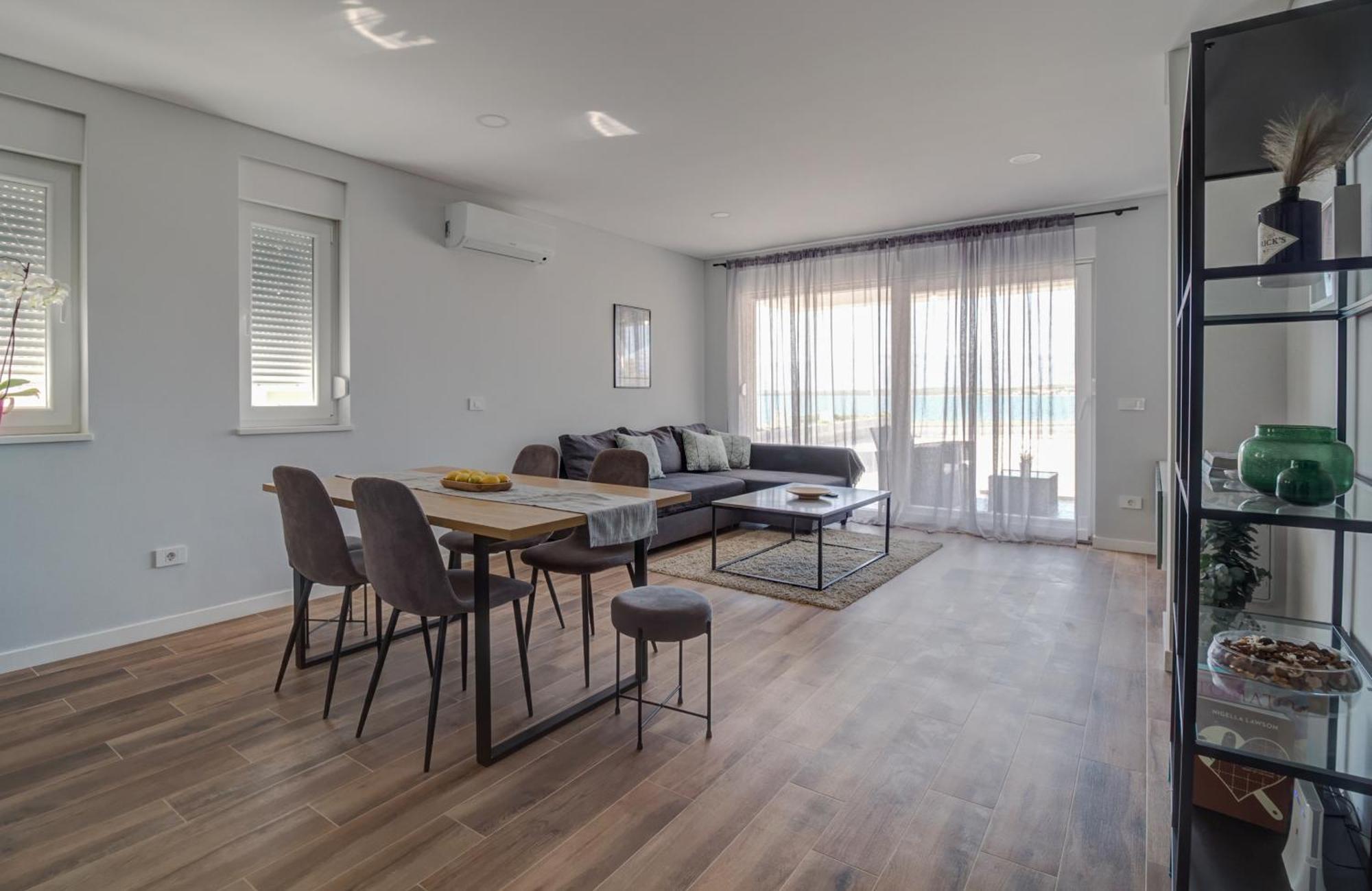 B & R Summer Breeze Apartments ニン エクステリア 写真