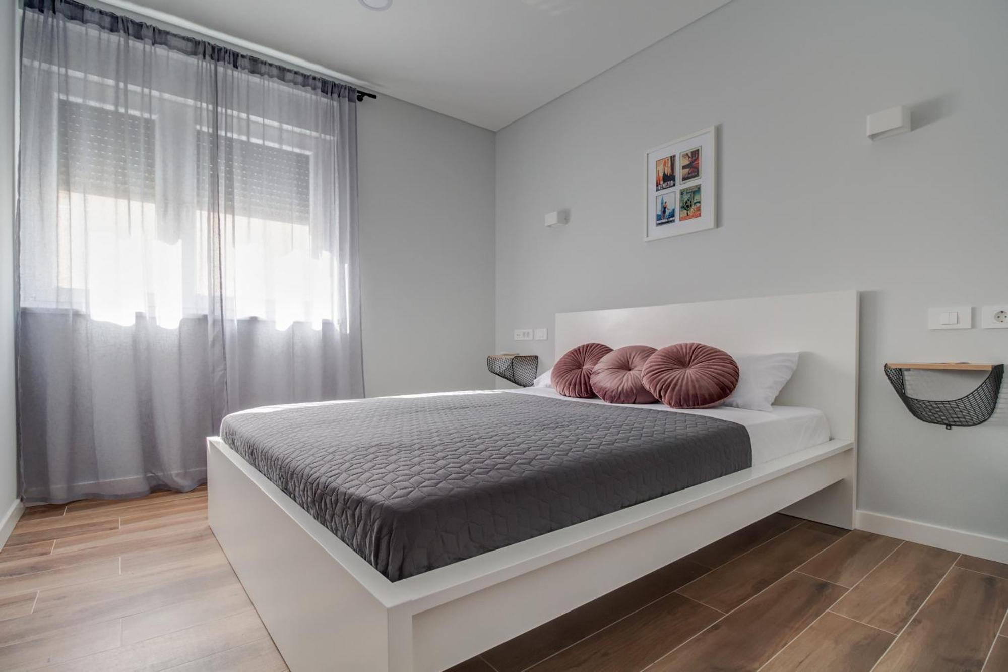 B & R Summer Breeze Apartments ニン エクステリア 写真