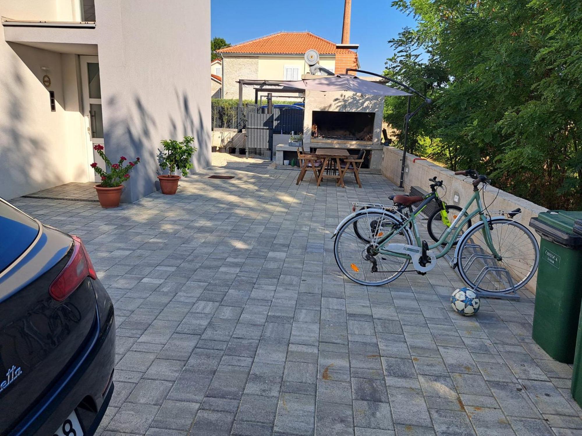 B & R Summer Breeze Apartments ニン エクステリア 写真