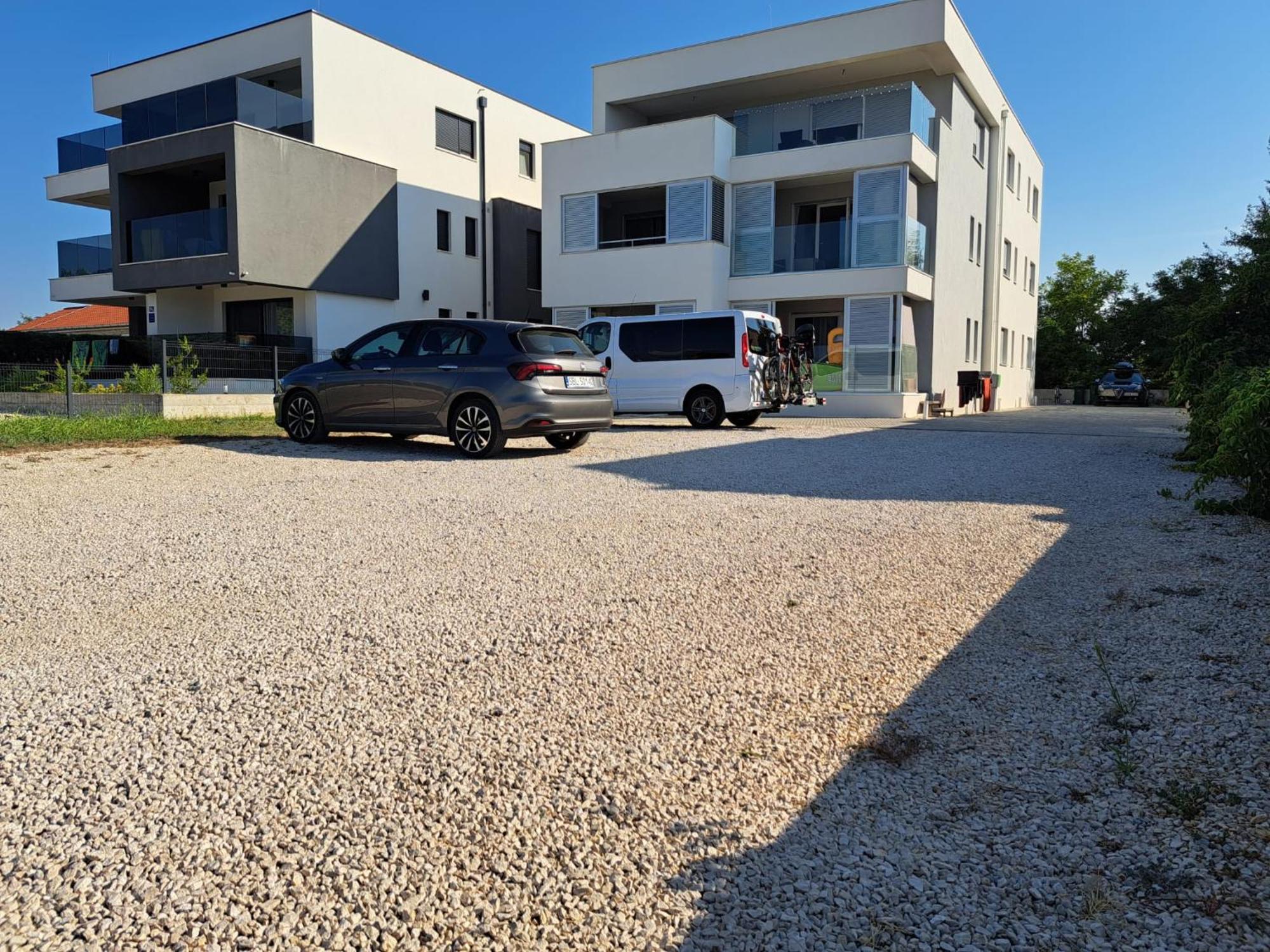 B & R Summer Breeze Apartments ニン エクステリア 写真